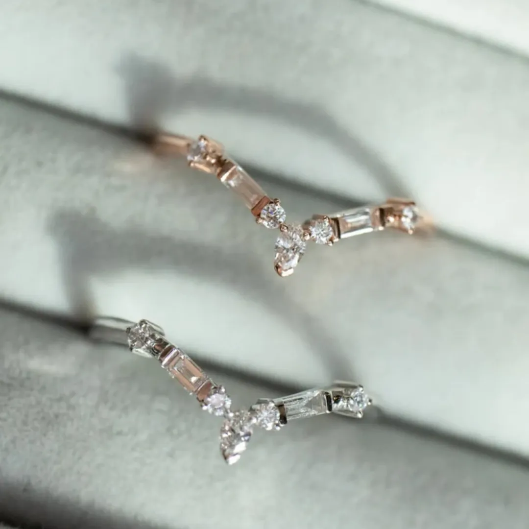 /public/photos/live/Round Baguette Cut Chevron Curved V Wedding Band 542  (2).webp